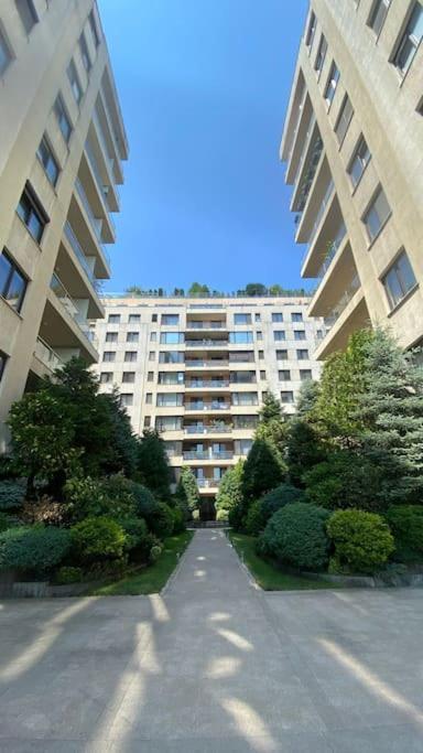 بوخارست North Area Lake View Studio المظهر الخارجي الصورة