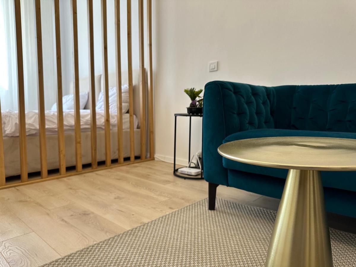 بوخارست North Area Lake View Studio المظهر الخارجي الصورة